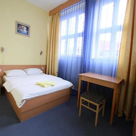 Aleksander A * スボティツァ