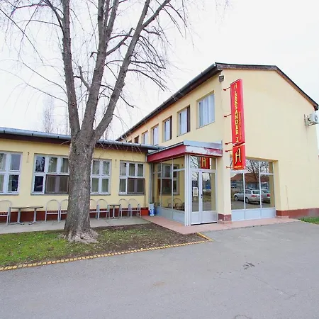 Aleksander A スボティツァ